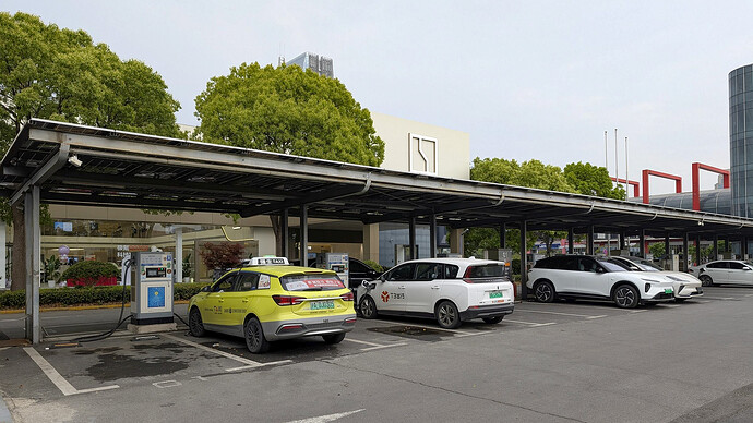 安亭地区の公共充電ステーション。