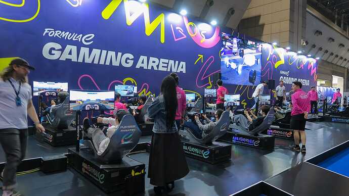 シミュレーションゲームコーナーをはじめ、どのコンテンツも大人気でした。