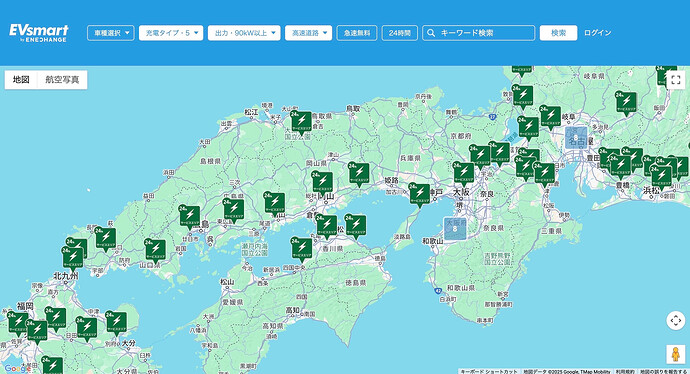 西日本エリアの高速道路上の90kW級以上のみをプロット。福石PA以東には25年4月末時点で150kW級は土山SAまで未設置であるものの、90kW級は複数箇所設置済み。