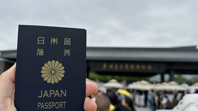 チケットとパスポートで入場