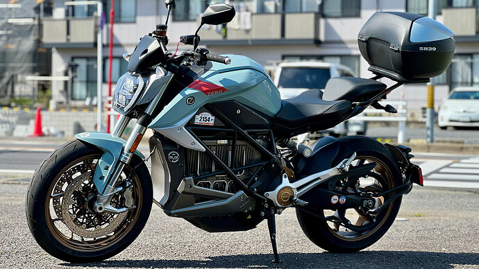 ZEROの大型EVバイク「SR/F」も試させてもらいました。