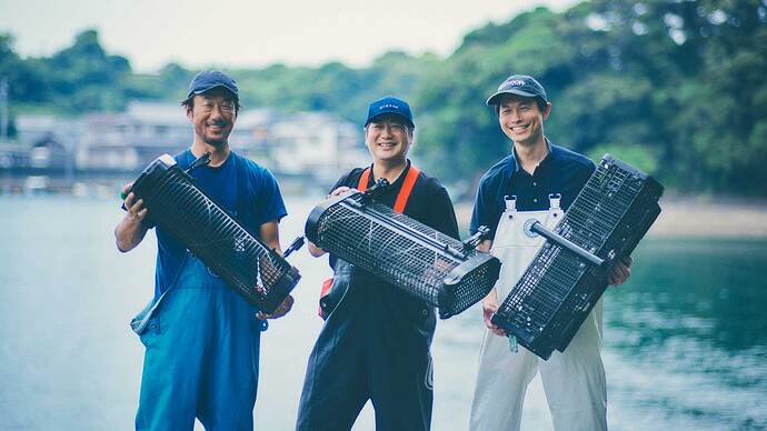 地元の方の協力で実現した伊勢志摩の「牡蠣養殖現場体験」。