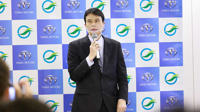 徳重会長。