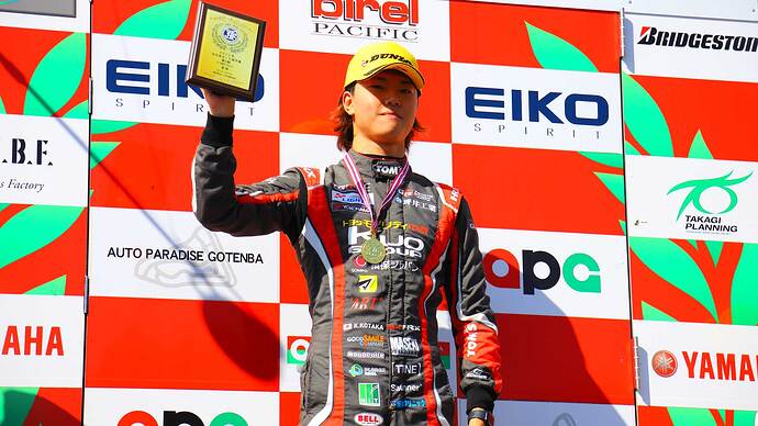 記念すべき初戦（シリーズとしては第4戦）では小高一斗選手が優勝。