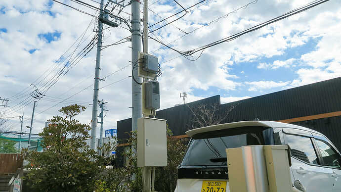 EV用コンセントのための電線を新たに引き込みました。