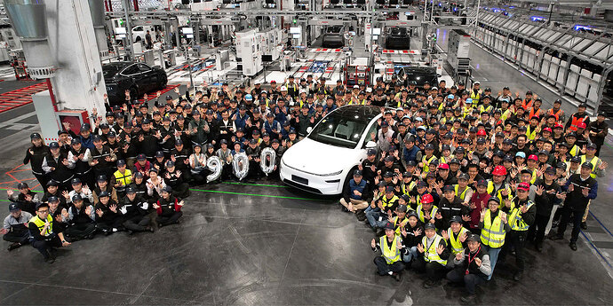 グローバルで900万台目の車両を生産（上海工場）。