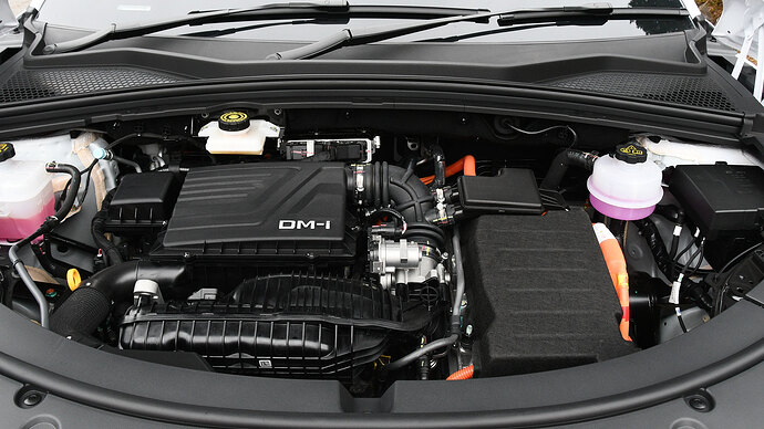BYDのプラグインハイブリッドシステム「DM-i」はEVモードでの走行割合が多い特徴があります。