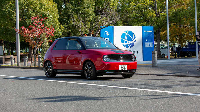 会場では最新EV・PHEVの試乗会も開催されていた。