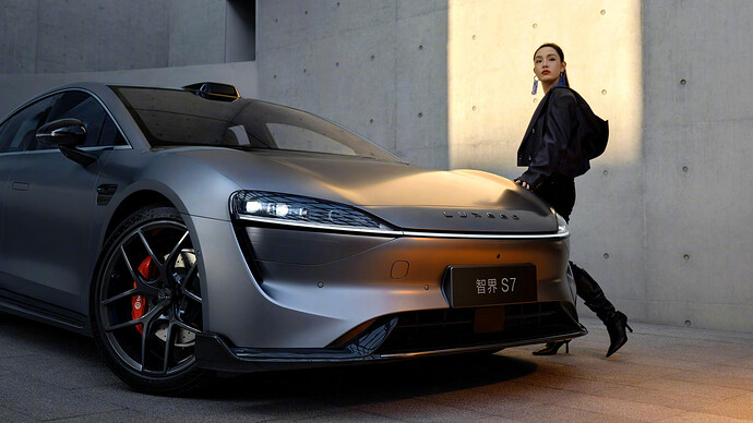 Luxeed S7は4月11日から大規模納車をスタート。