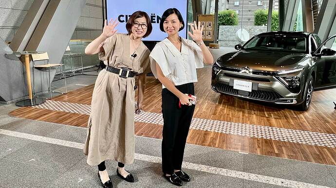 柳沢さんと、ちょっとカジュアルにツーショット！