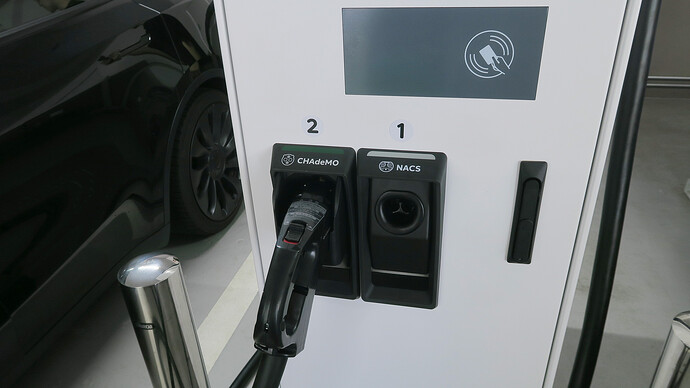 ABBがNACS対応ケーブルを備えた高出力器の日本発売を発表しています（関連記事）。