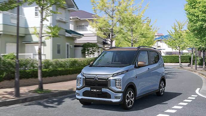 三菱『eKクロスEV』