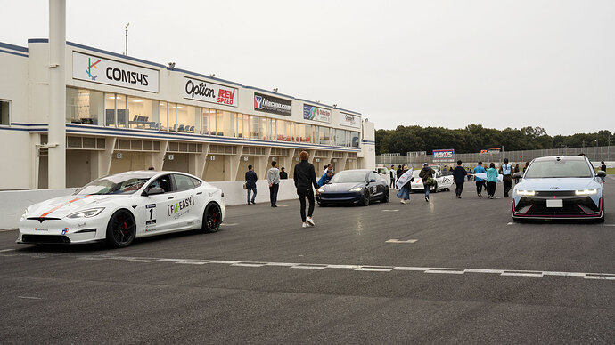 決勝レースのスタート前。