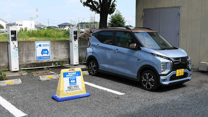 ルートイン藤岡に泊まって普通充電。