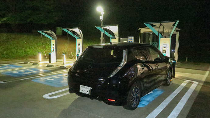 常磐道友部SAで最初の充電。認証トラブル継続中で無料でした。