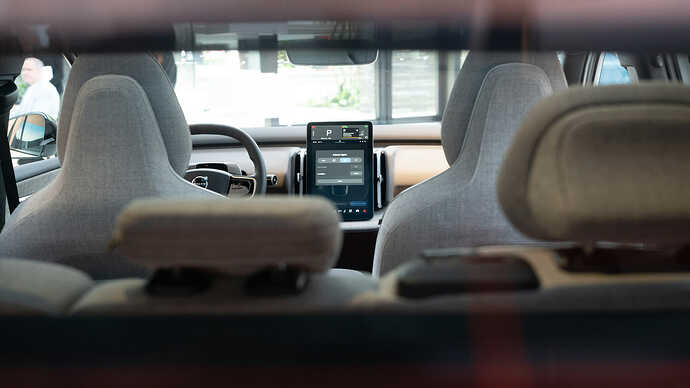 まだ車内の撮影はできなかったので、外からパチリ