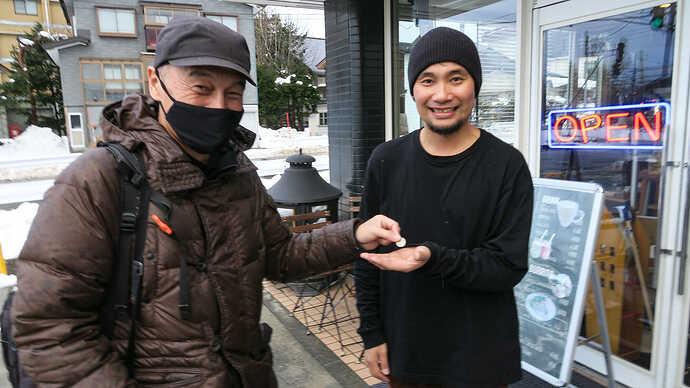 LION CAFEの和田吉弘さん（写真右）。
