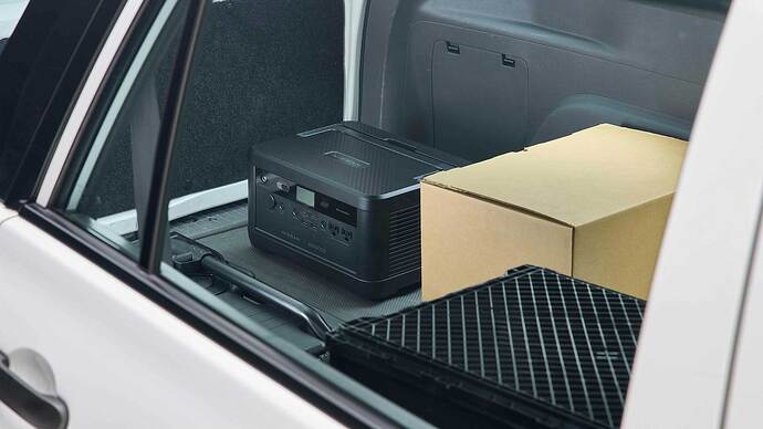長期間の備蓄や高温になる車内での保管といった過酷な使用条件でも安心して利用できるのが強みだ。