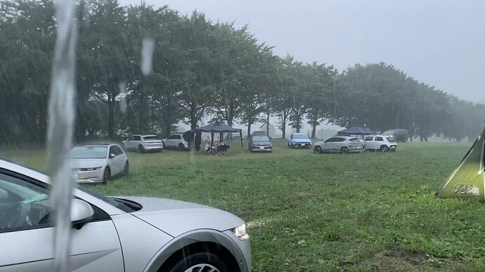 豪雨が2時間ほど続きました……。
