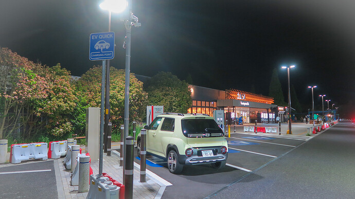 土山SAの150kW器を使ったのは初めてでした。
