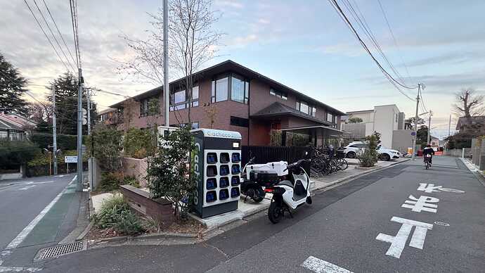 瀬田5丁目ステーション。気配は次第に夕暮れに……。
