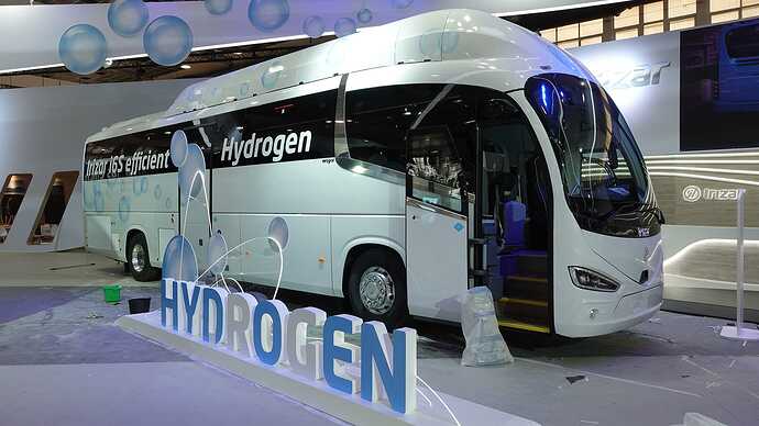 圧巻の現実「世界の最新EVバス図鑑」〜 busworld2023 レポート