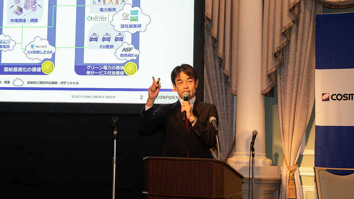 コスモ石油マーケティングの岡田正常務。