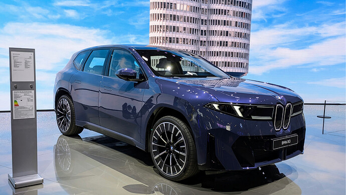 BMWはノイエ・クラッセ（Neue Klasse）の第一弾の新型iX3を発表。