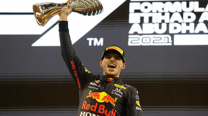 最後のシーズン、マックス・フェルスタッペン選手がドライバーズチャンピオンを獲得。