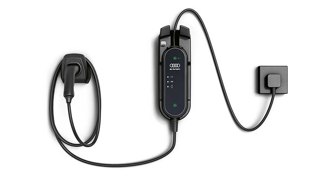 Audi ★非売品★ メタリック充電器 4000 d7c1c2823575d1c09c0b04f0a05c7c