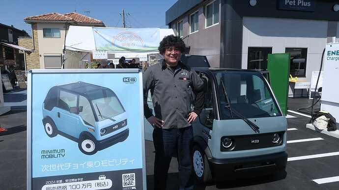 現地で説明に大忙しだったKGモーターズ取締役の横山文洋さん。