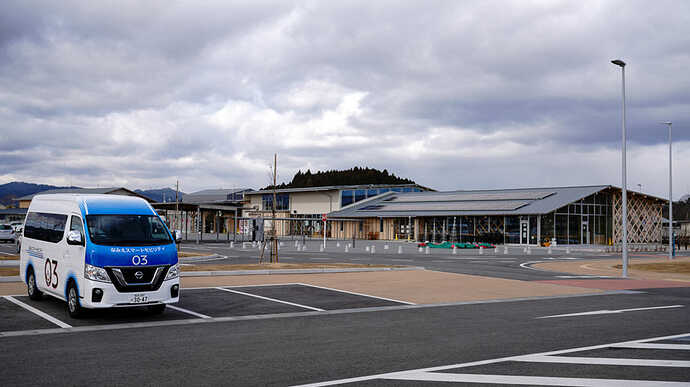 利用者数増加に伴う輸送力強化のため、2021年度からは「NV350 キャラバン」も採用された。