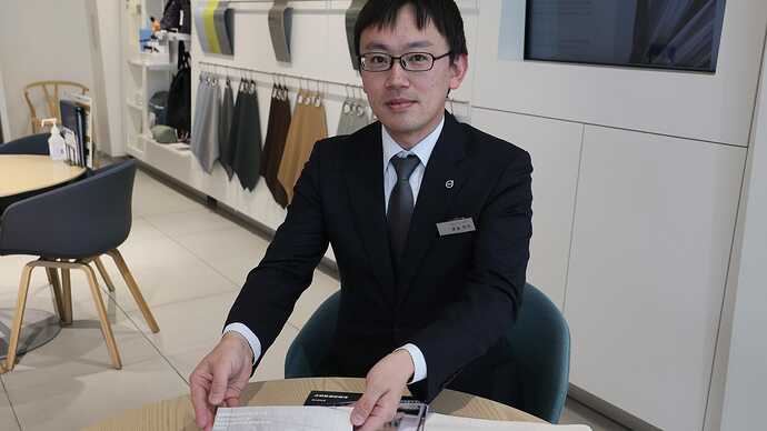 担当セールスの渡邉さん。