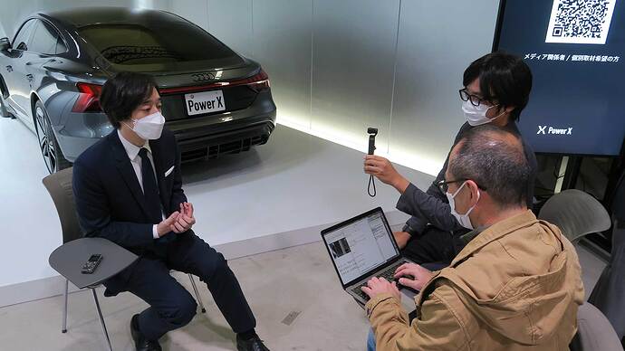 発表会後に伊藤社長への単独インタビューの機会を得ることができました。YouTubeで配信している動画担当のテスカスさんも参戦。