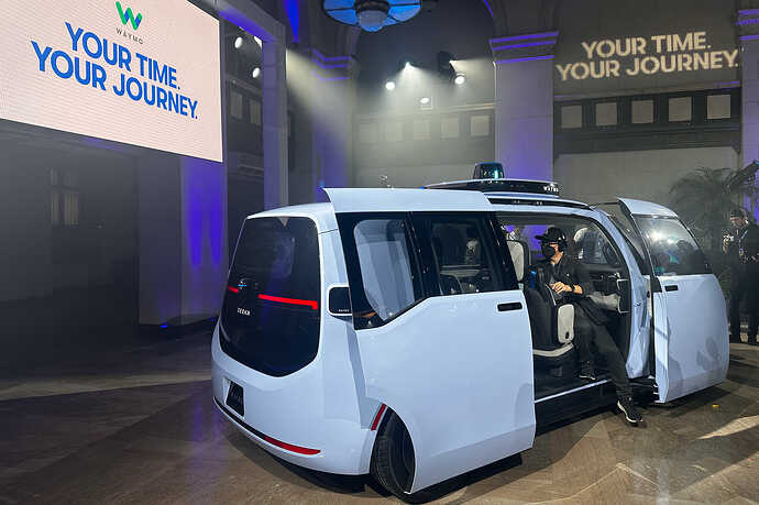 ZEEKR M-Vision Waymo.