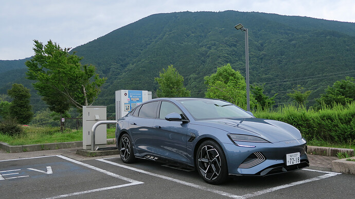 新東名清水PAにて。今回、充電はしていません。