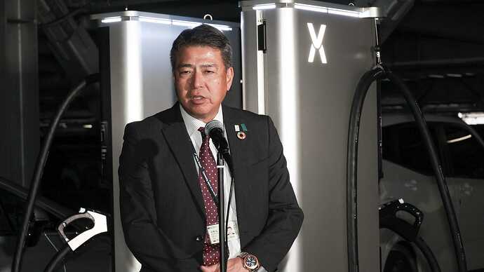 「サステナブルNRT2050」について説明する成田国際空港株式会社常務取締役の岩澤 弘氏。