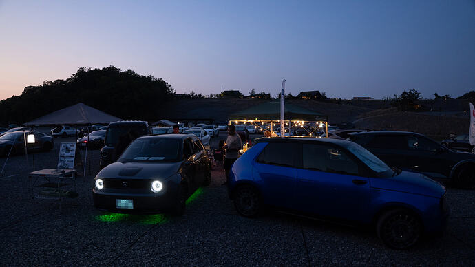 V2Lを活用したEV車中泊キャンプはお手軽で快適です。