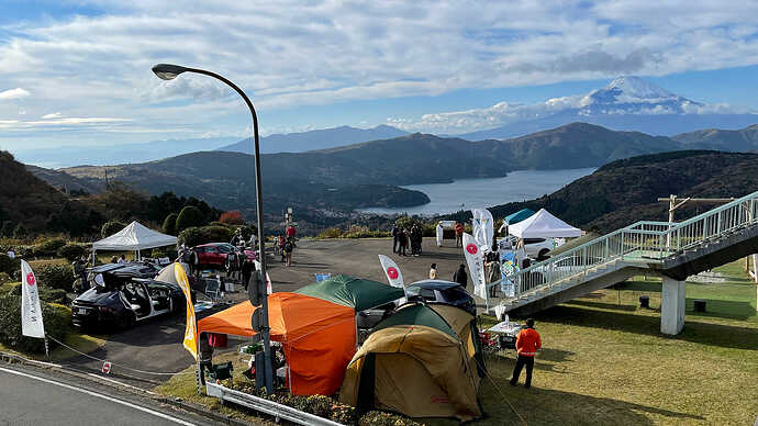 まずまずの天気に恵まれ富士山も見えました。でも、コートを忘れて寒かった！