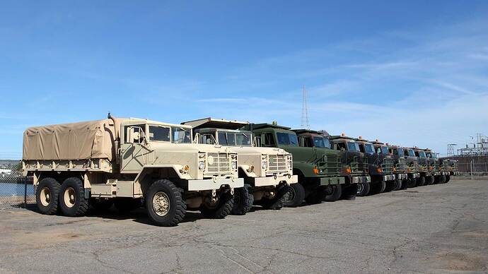 軍用車も公用車です。