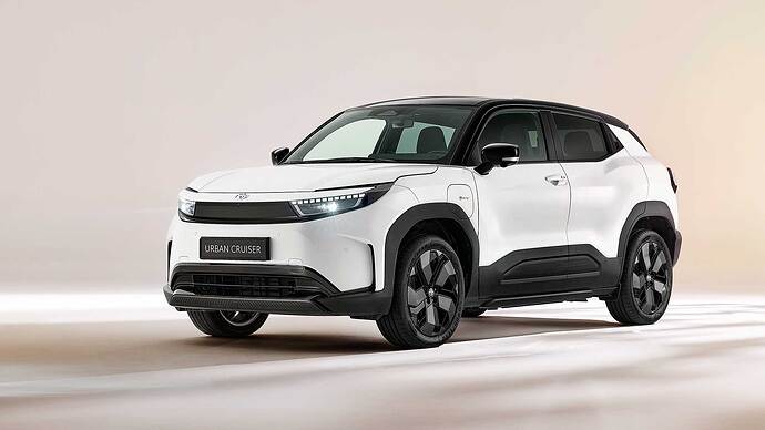アーバンクルーザー バッテリー容量49kWh〜61kWh 航続可能距離約300〜400km
