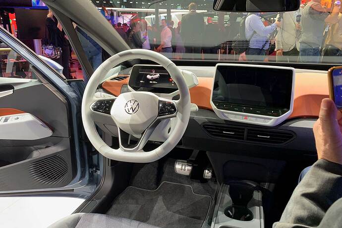 フランクフルトモーターショーでは実車を取材しました。