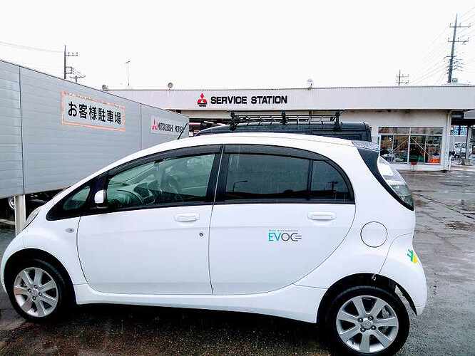 以前は通勤で冷え込む北関東の道を毎日走っていたkazutakeさんのi-MiEV。窓の曇り対策に苦労したそうです。