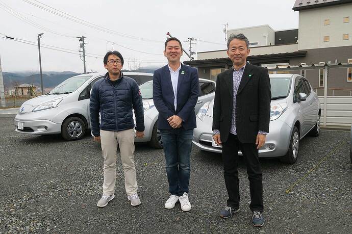 左から、創業スタッフの作増さん、浅間さん、堤さん。もう一人の三浦さんはご不在でした。