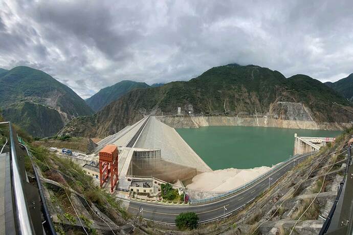 電力を調達している成都の水力発電所。