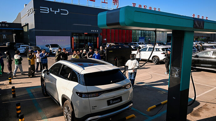 直近では新疆ウイグル自治区のエベレストベースキャンプの道中にも設置。都市部だけではなく中国全土に配備が進んでいます。