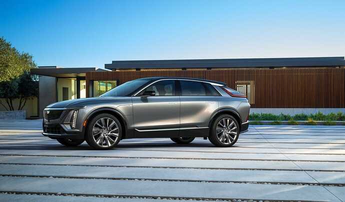 キャデラックのEV・リリック。画像はキャデラック公式サイトより。