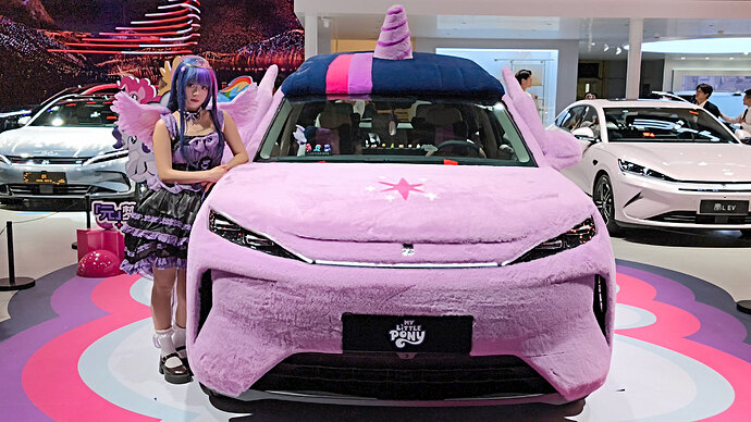 BYDブースに展示されていた「My Little Pony」。※冒頭写真はヒョンデのコンセプトカー。