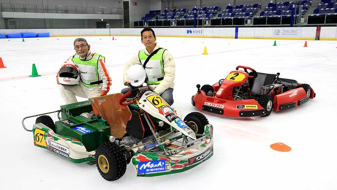 EVsmartブログチームは、モータージャーナリストの津々見さんとチームリーダーの安川さんで参戦。（写真／荒川正幸）