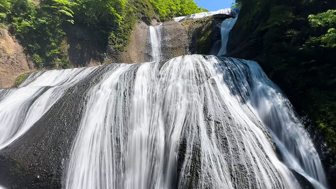 袋田の滝。